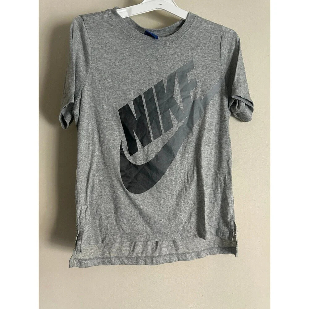 Nike Tee T-Shirt Big Logo Swoosh on Front